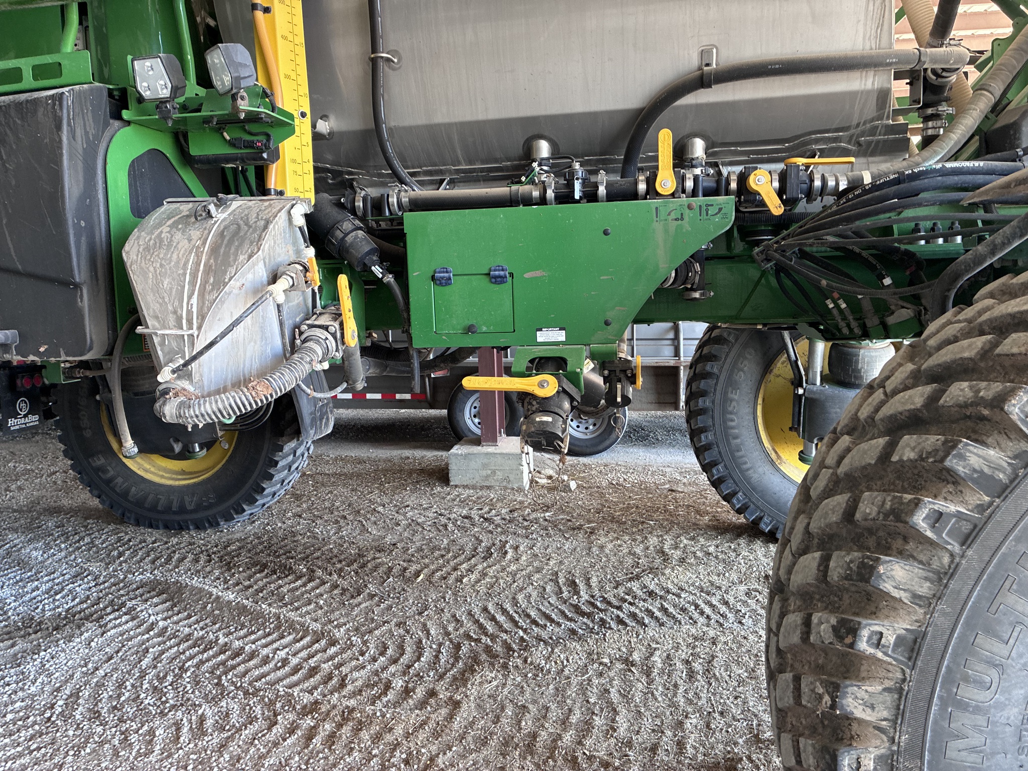 2022 John Deere 412R Image 4