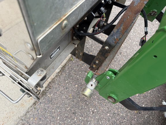  John Deere 5 cu ft Drop Spreader - Photo6