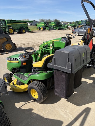 Used 2018 John Deere E110 Lawn & Garden Tractors at Horizon Ag & Turf in Warburg, AB - Photo3
