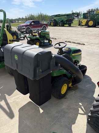 Used 2018 John Deere E110 Lawn & Garden Tractors at Horizon Ag & Turf in Warburg, AB - Photo4