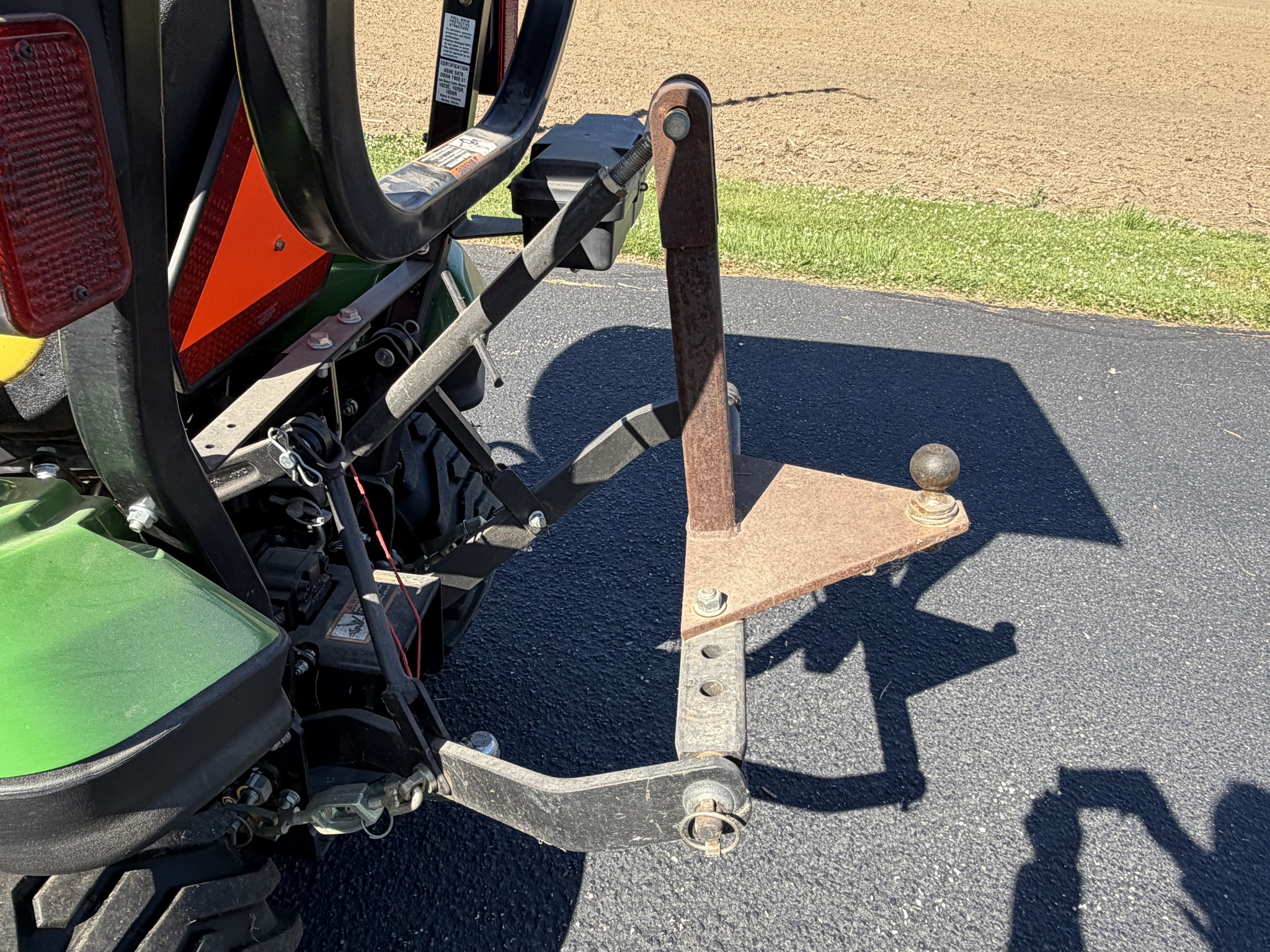 2013 John Deere 1023E Image 8