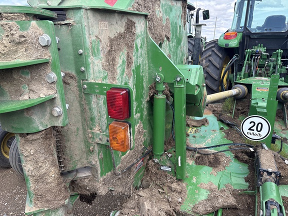 Used 2025 John Deere FC15R Rotary Cutters: Medium Duty at Horizon Ag & Turf in Vermilion, AB - Photo19