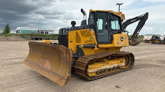 Photo of a 2019 John Deere 700K