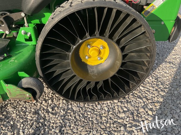 Photo of 2017 John Deere Z930R