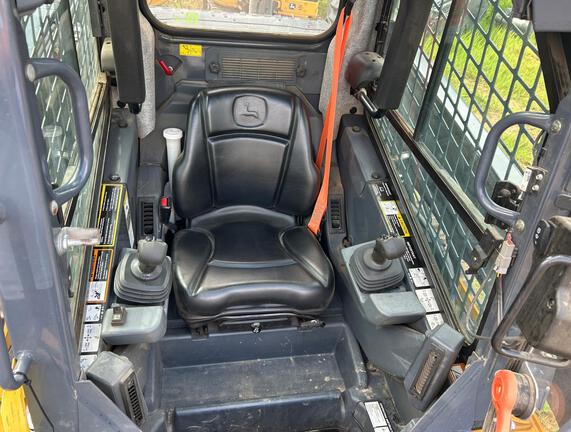 2019 John Deere 333G