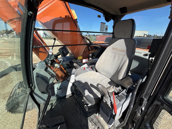 2017 Hitachi ZX210 LC