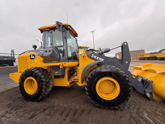 2025 John Deere 544P