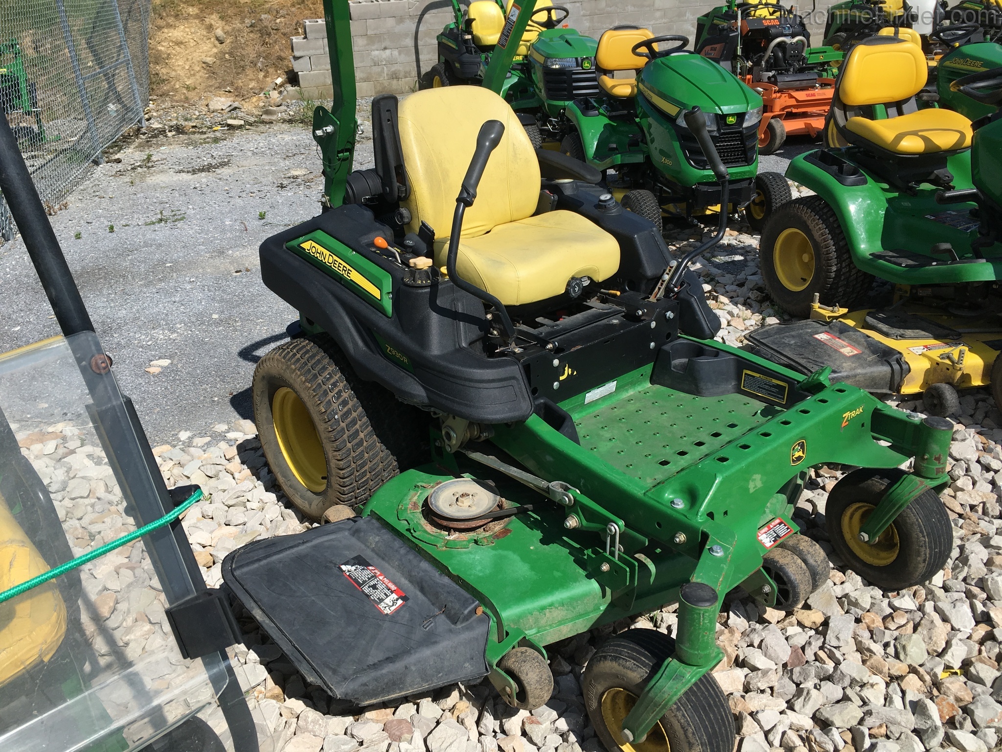 2013 John Deere Z930R Image 2