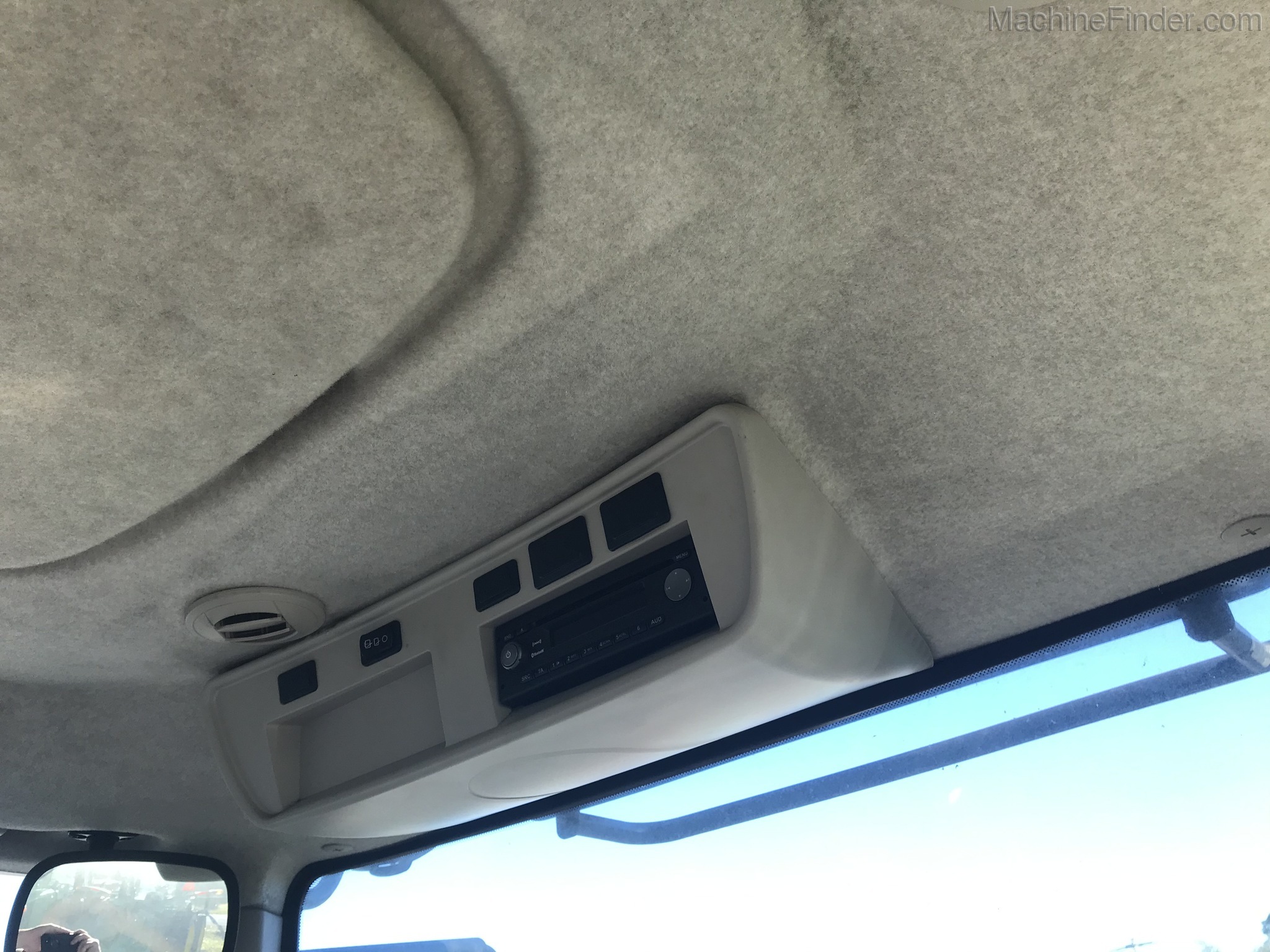 2017 John Deere 8295R Image 2