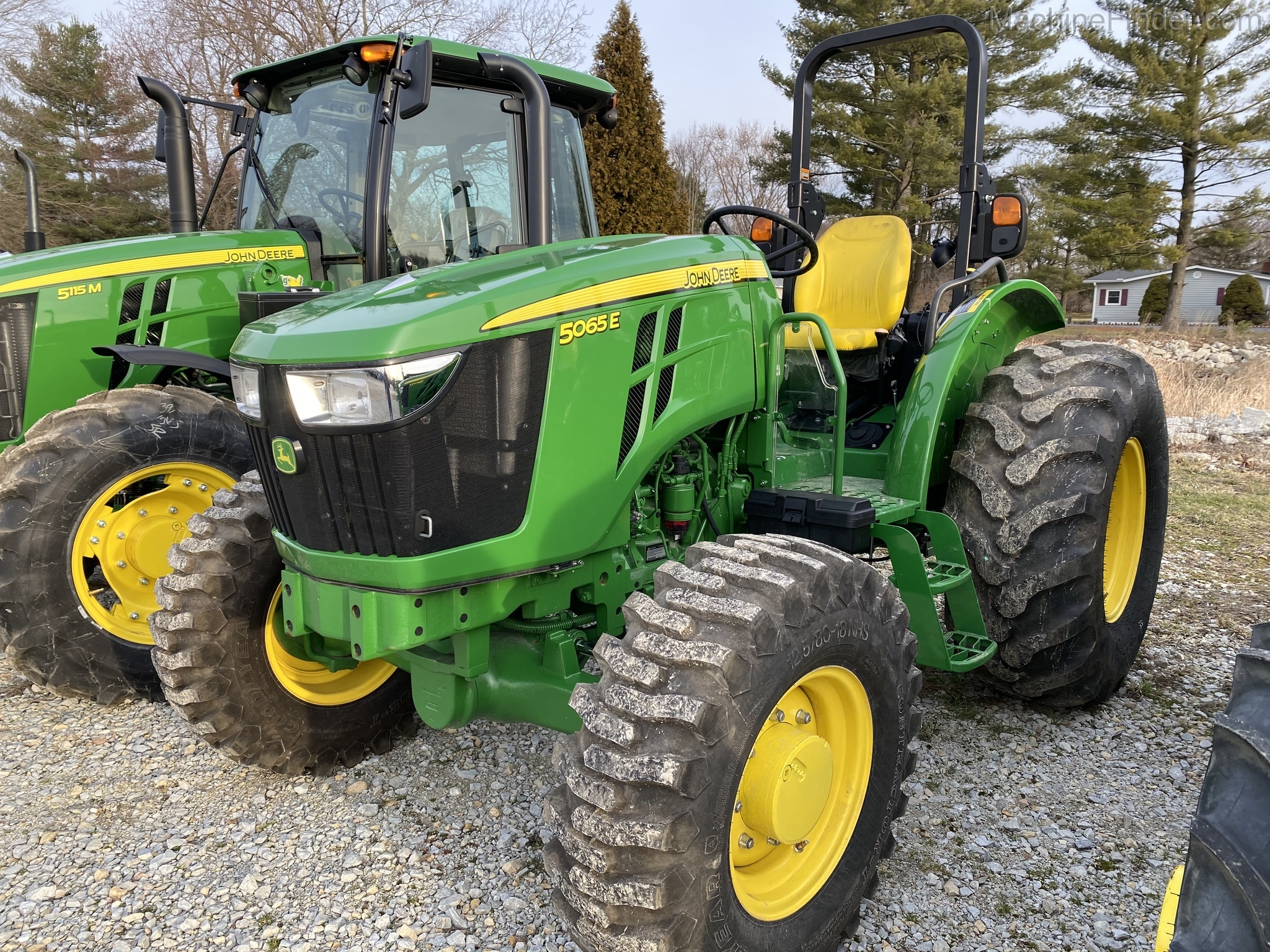 2018 John Deere 5065E Image 1