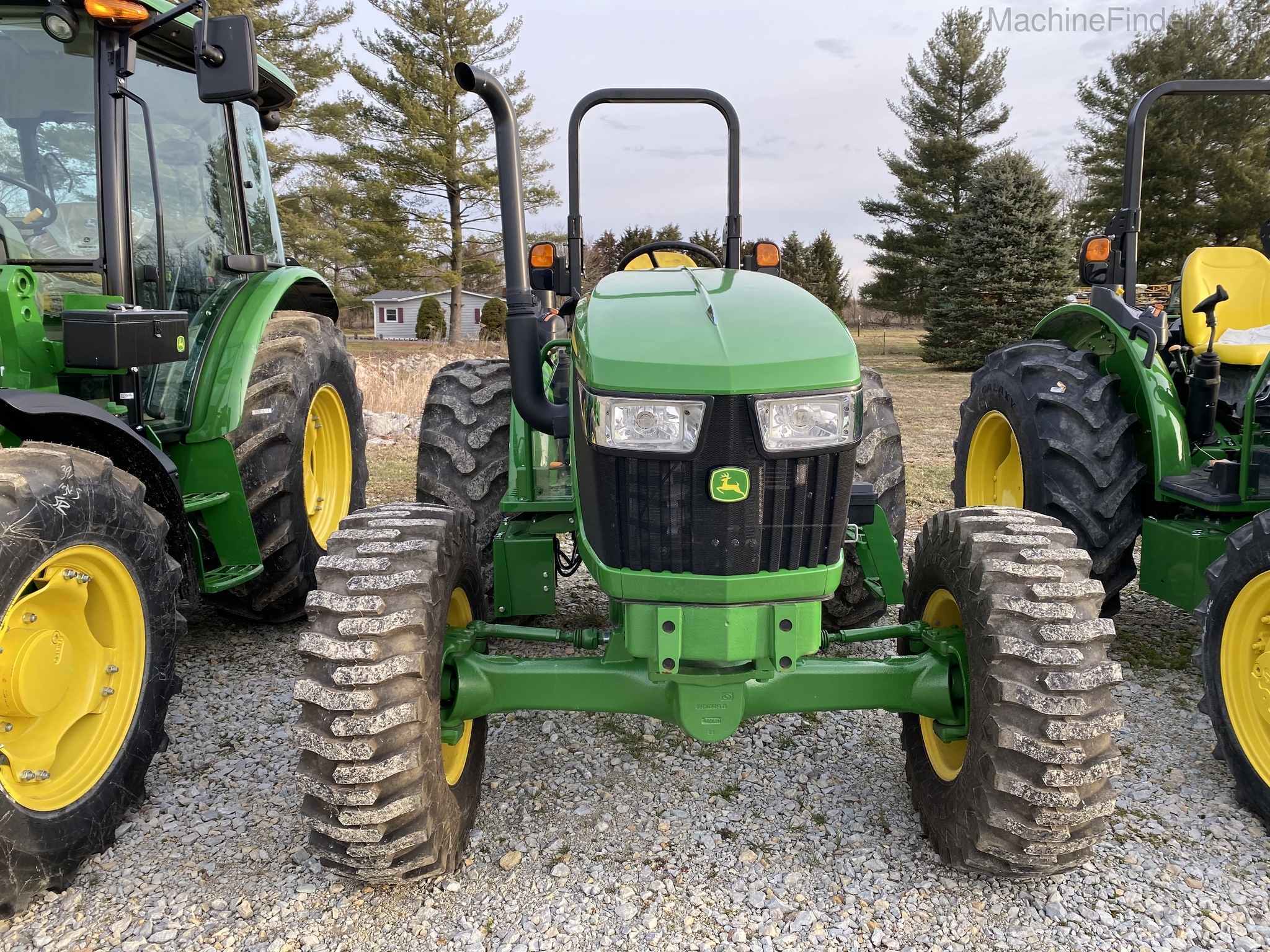 2018 John Deere 5065E Image 2