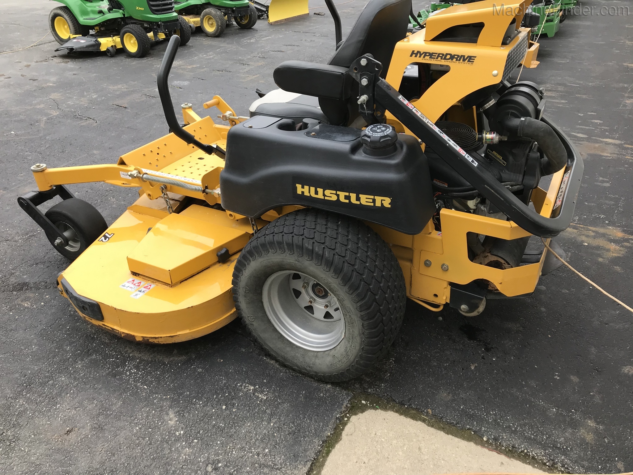 2017 Hustler HYPERDRIVE Image 3