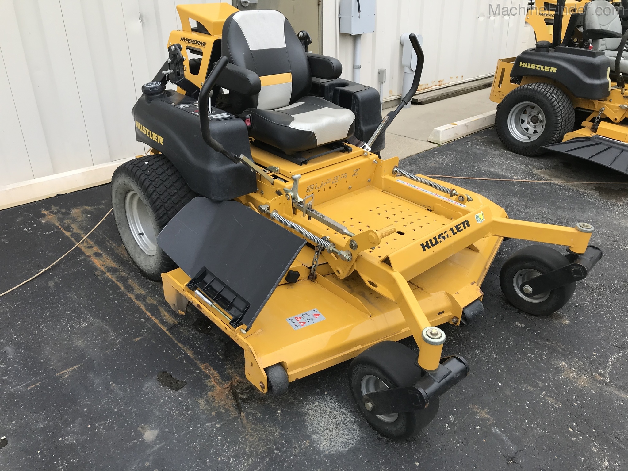 2017 Hustler HYPERDRIVE Image 1