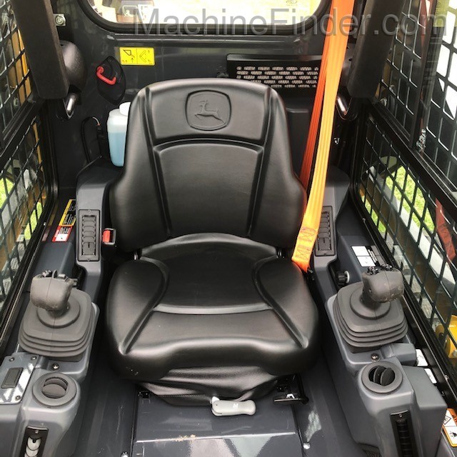 2020 John Deere 317G Image 7