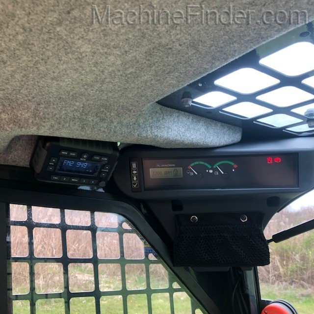 2020 John Deere 317G Image 9