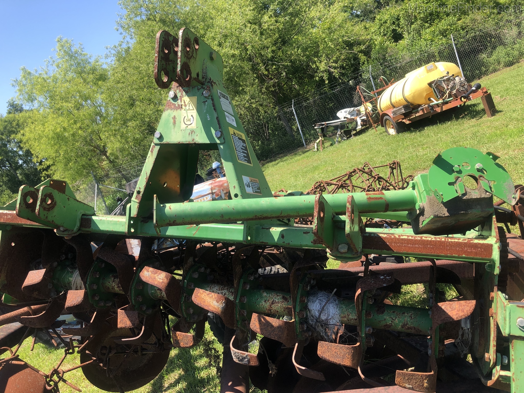 2000 Frontier 1360 Image 1