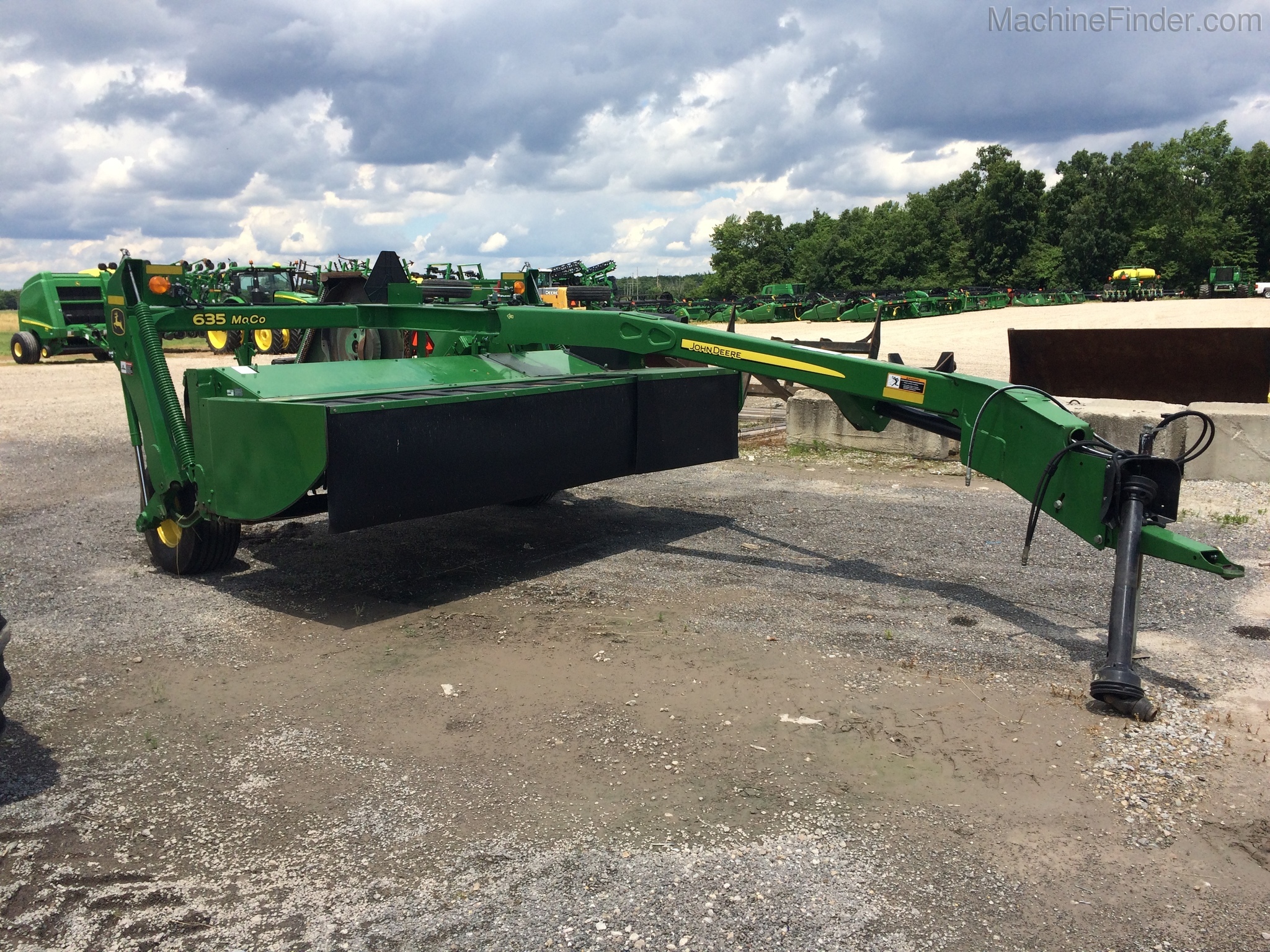 2016 John Deere 635 Image 1