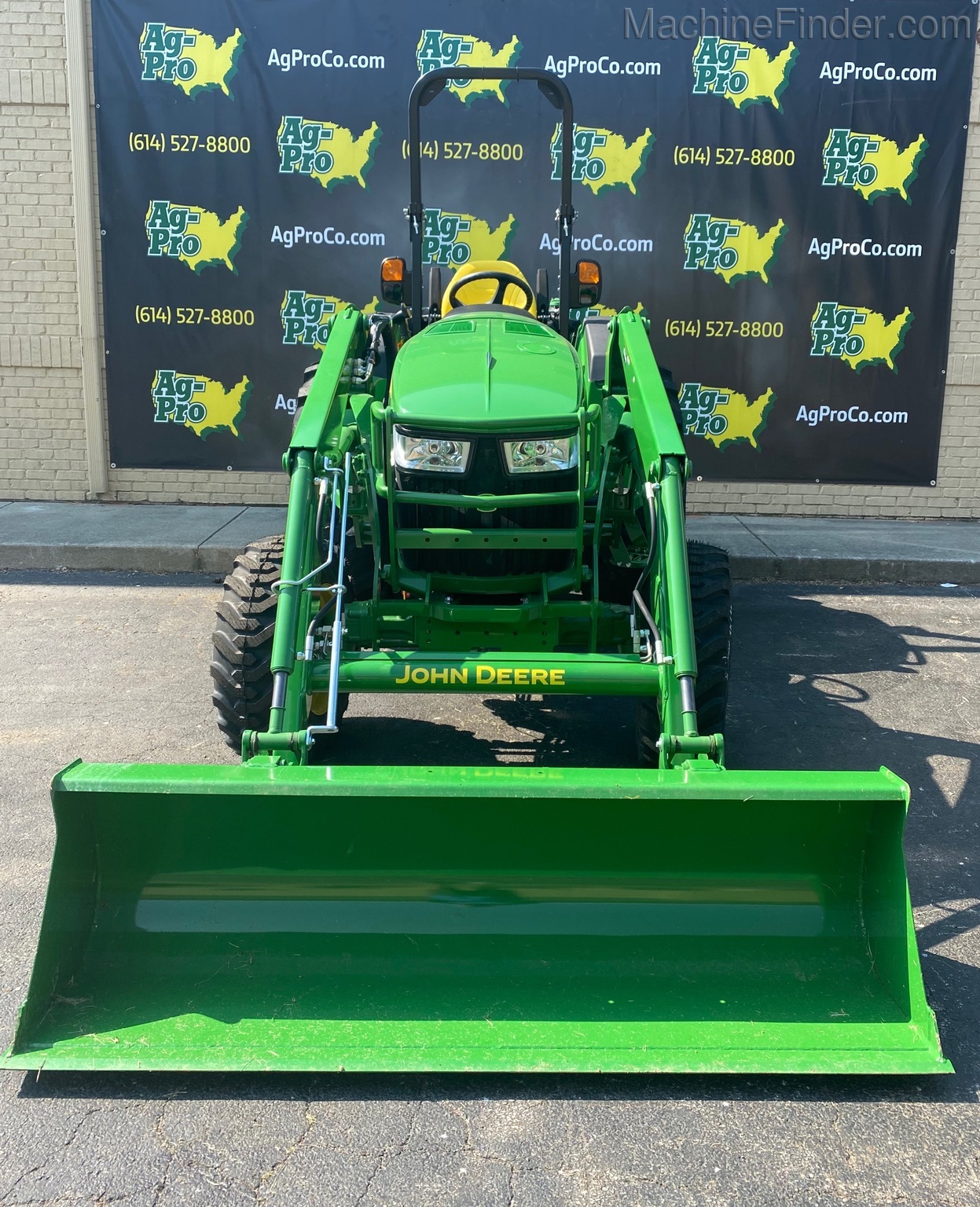 2019 John Deere 4066R Image 3