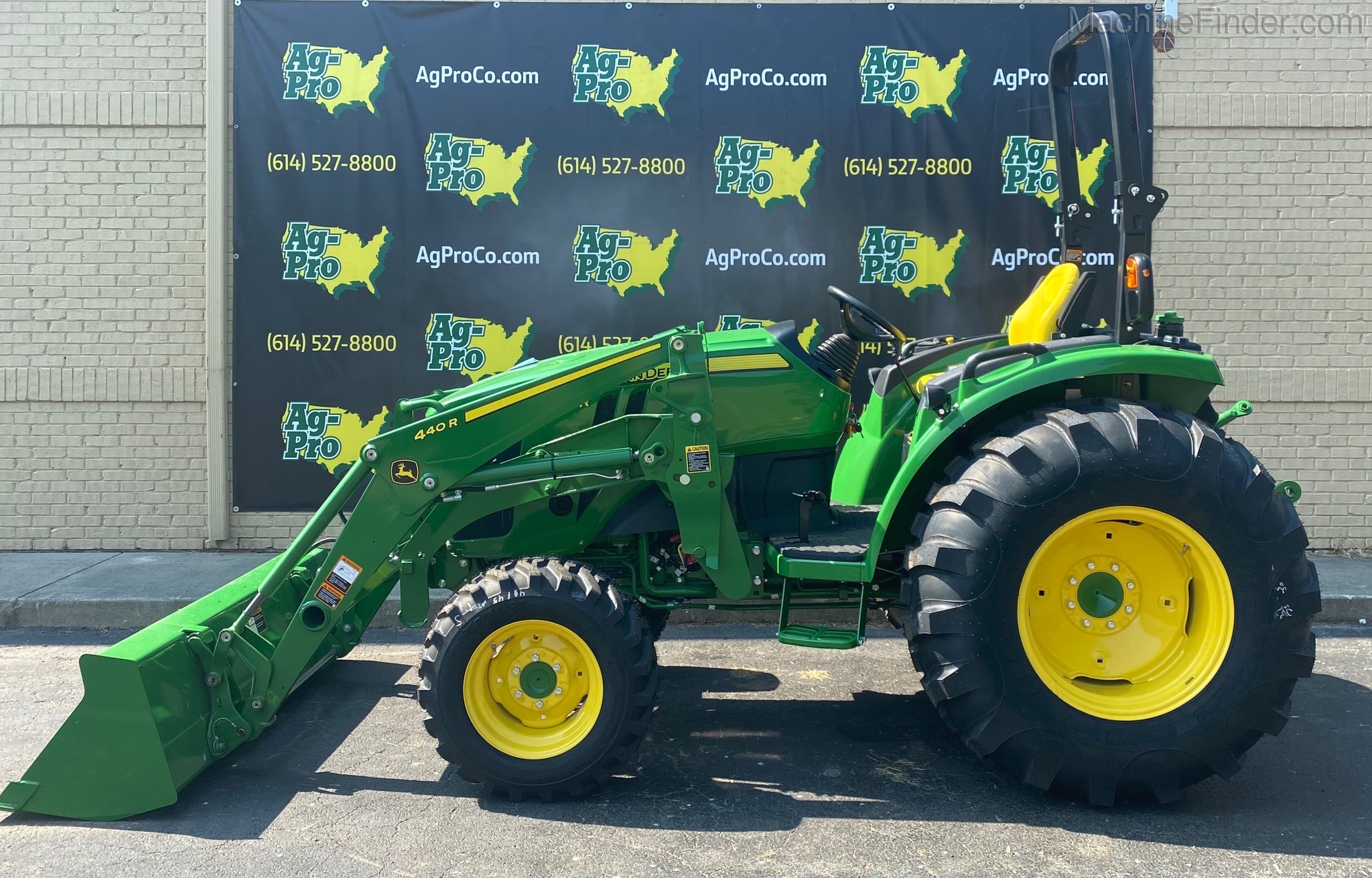 2019 John Deere 4066R Image 2