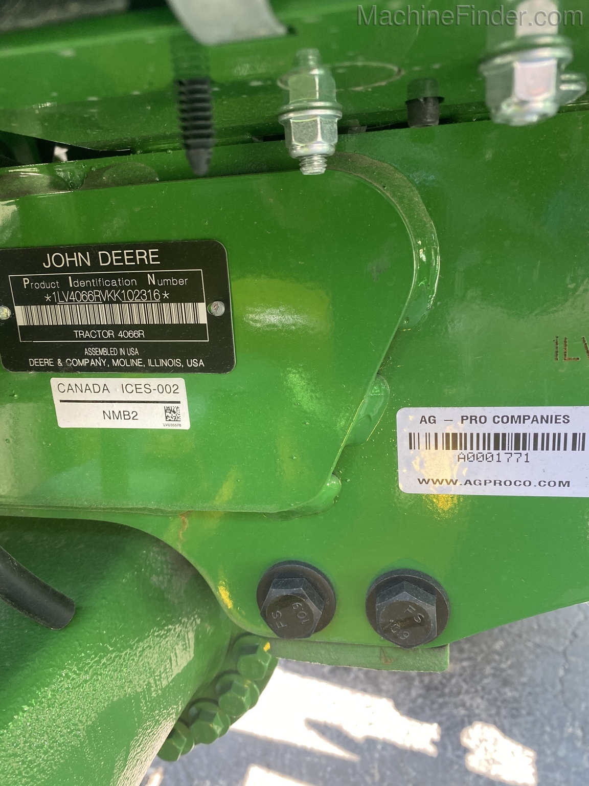 2019 John Deere 4066R Image 5