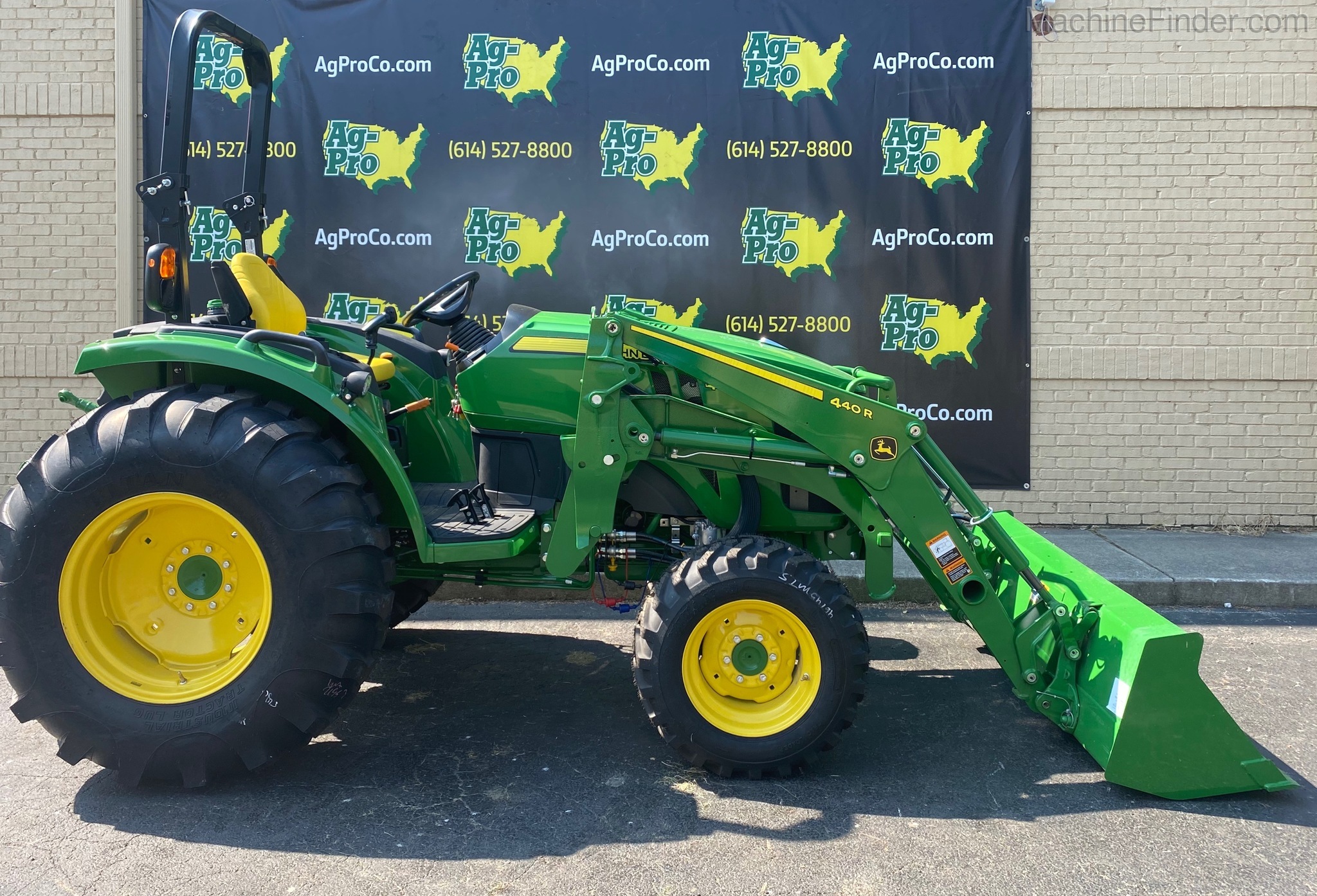 2019 John Deere 4066R Image 1