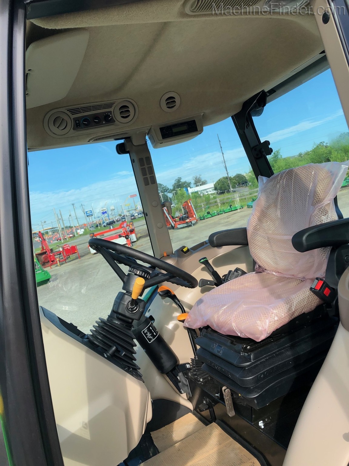 2020 John Deere 5075E Image 7