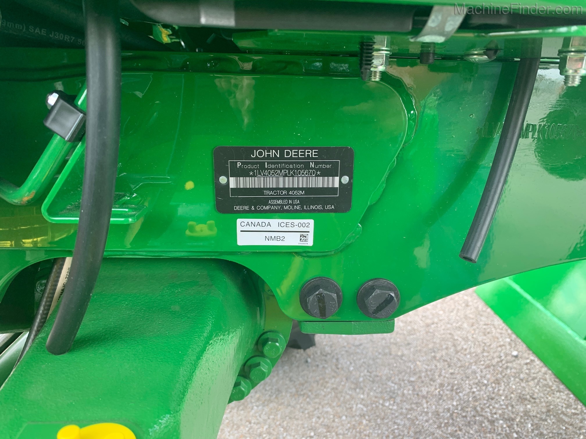 2020 John Deere 4052M Image 7