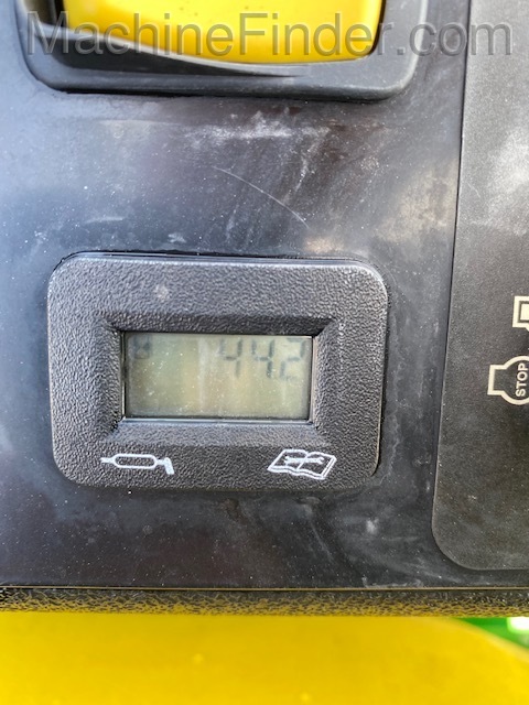 2019 John Deere Z735E Image 6