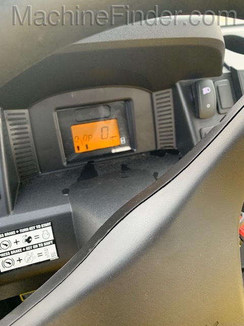 2020 John Deere XUV560ES4 Image 8