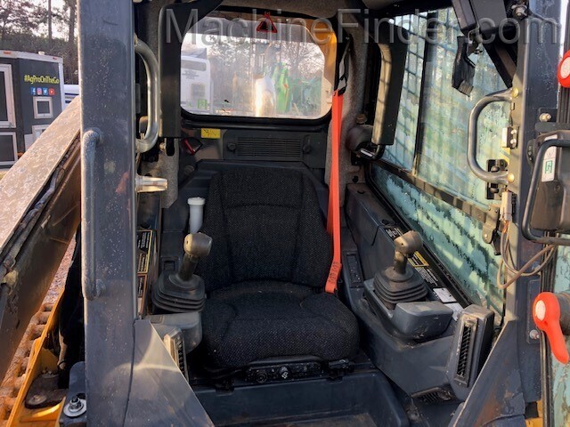 2019 John Deere 333G Image 6