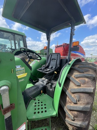 2000 John Deere 5205 Image 3