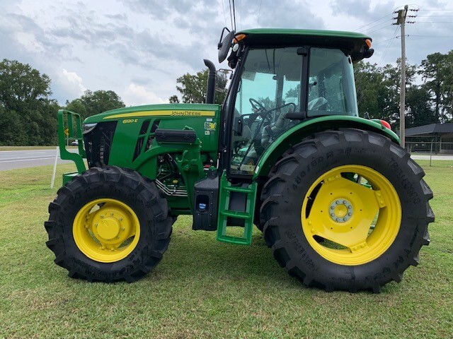 2023 John Deere 6120E Image 2