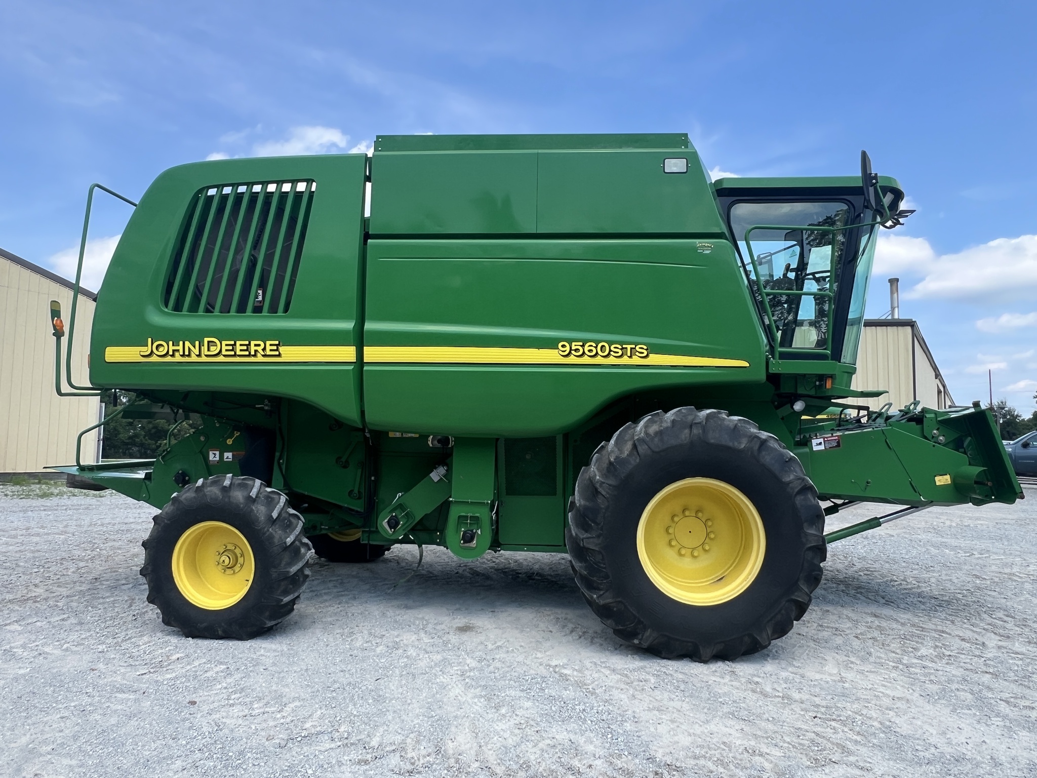 2005 John Deere 9560 STS Image 2