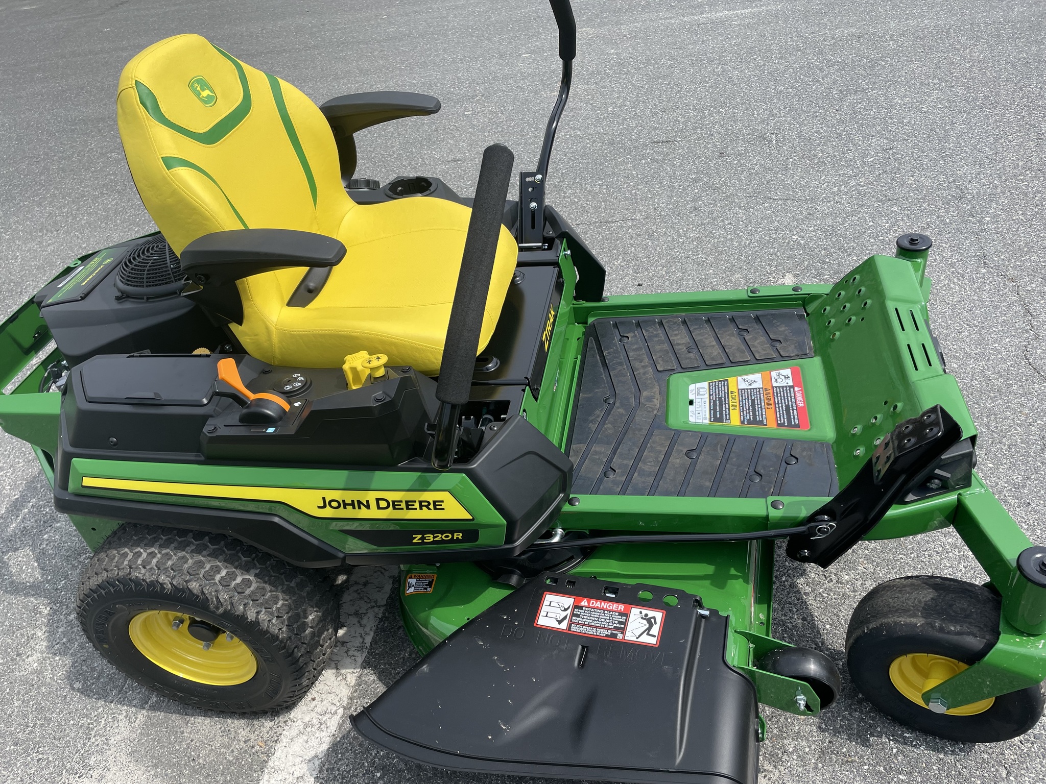 2023 John Deere Z320R Image 1