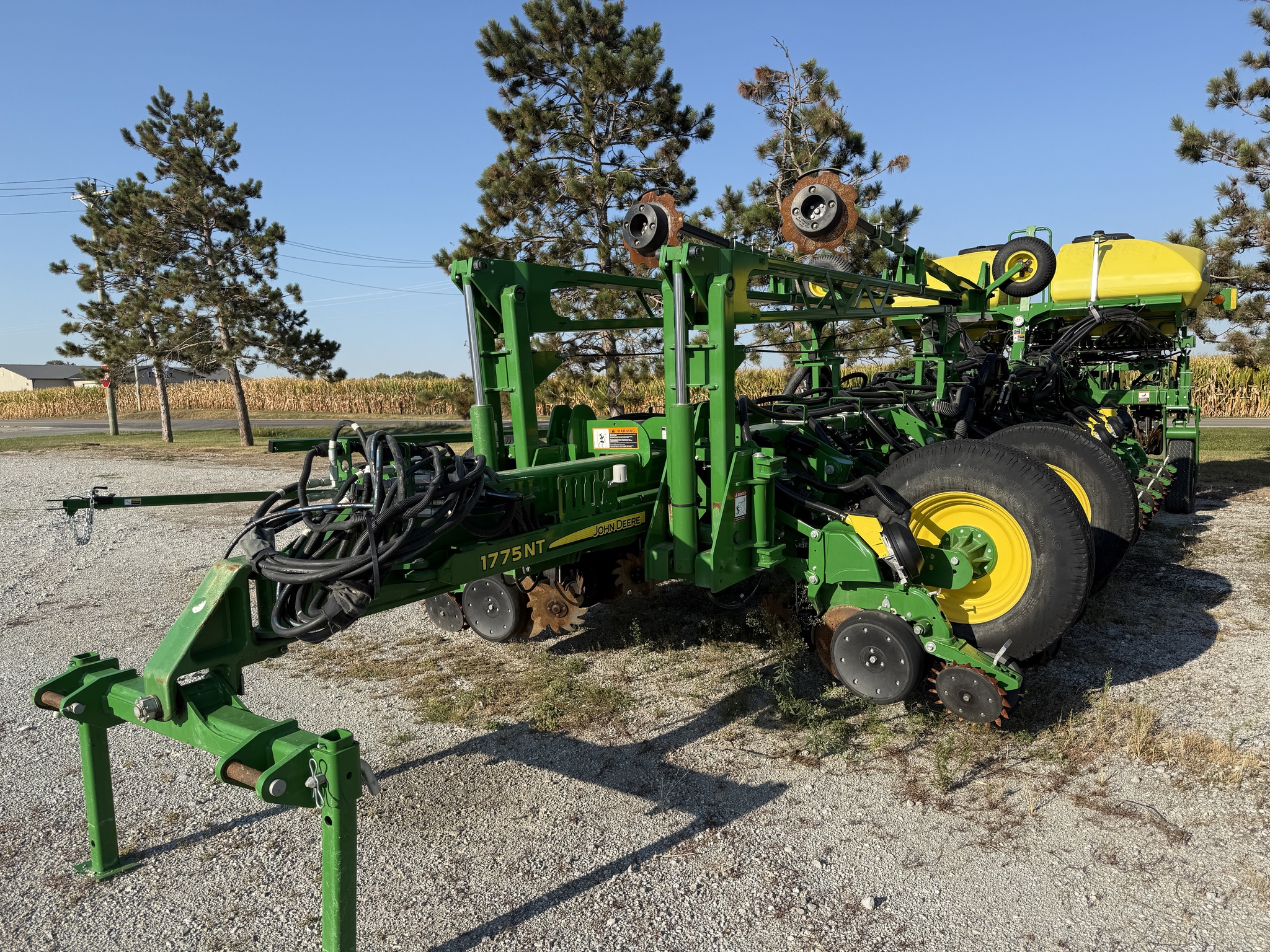 2018 John Deere 1775NT Image 1