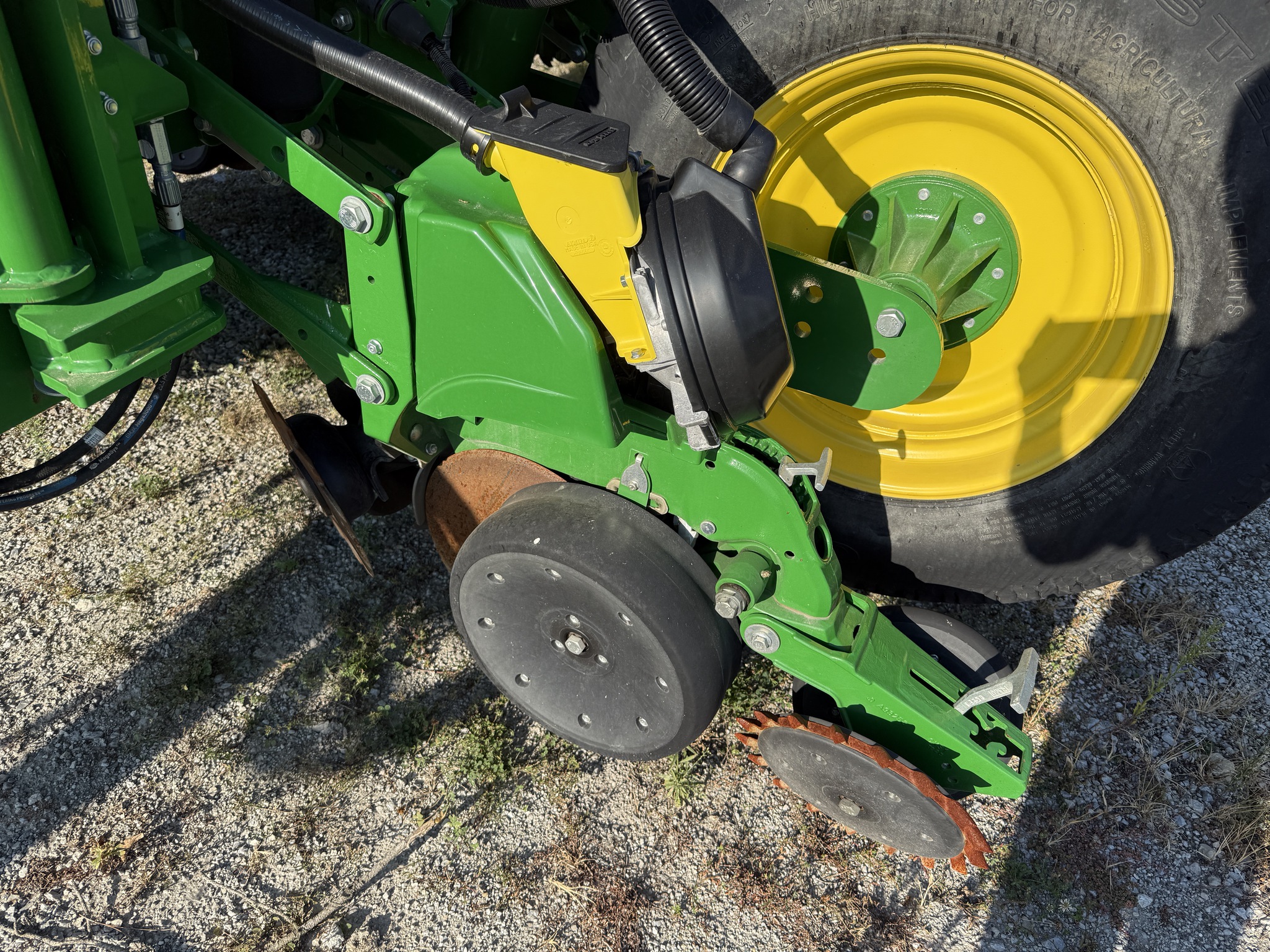 2018 John Deere 1775NT Image 2