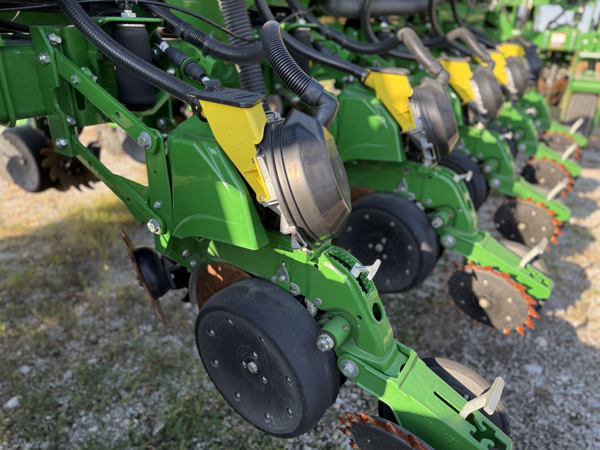 2018 John Deere 1775NT Image 8