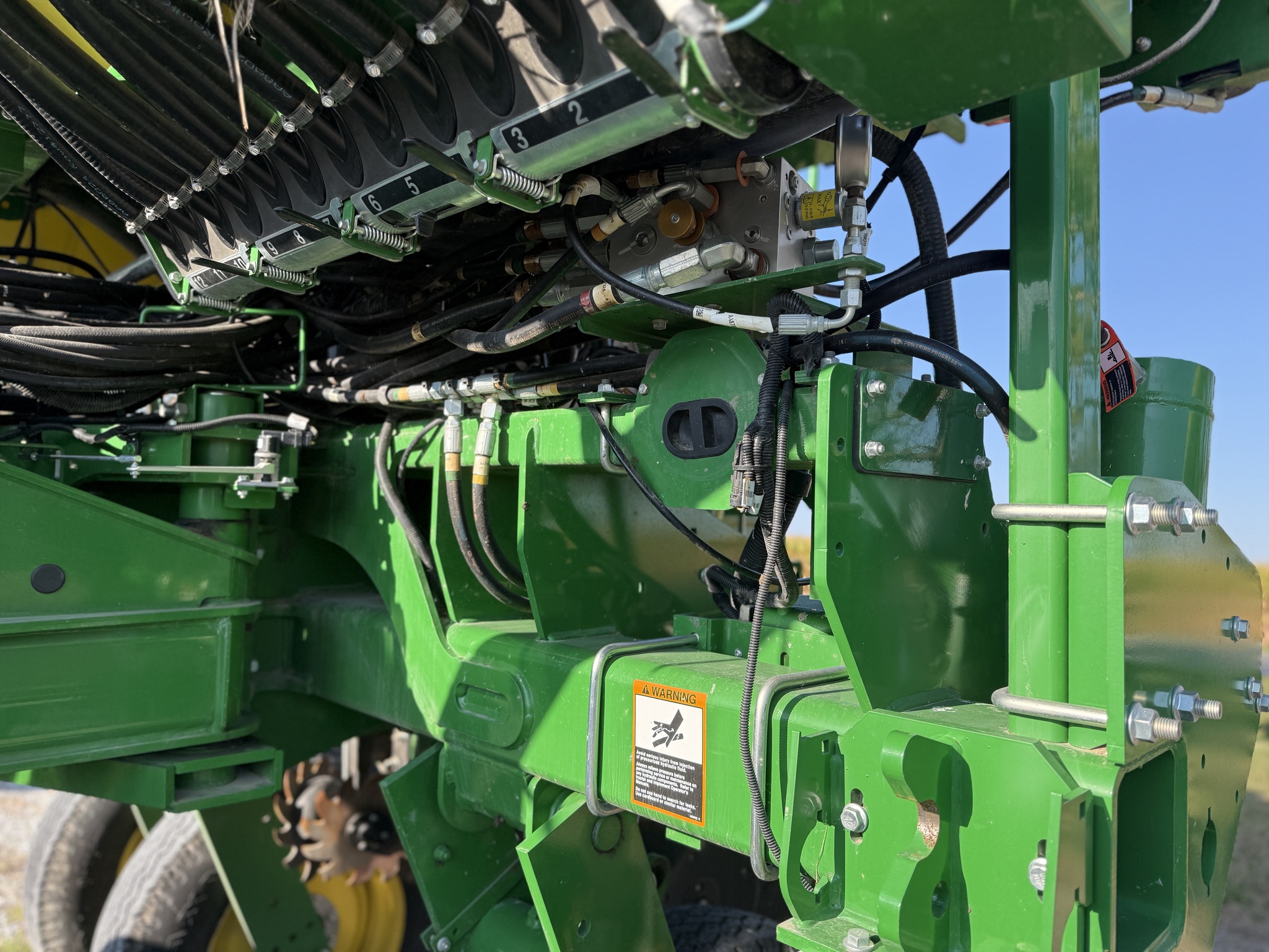 2018 John Deere 1775NT Image 11