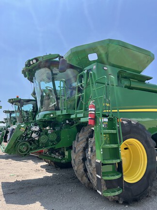 2023 John Deere S780 (22nd thumbnail)