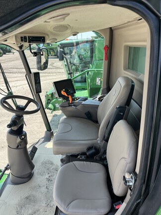 2023 John Deere S780 (23rd thumbnail)
