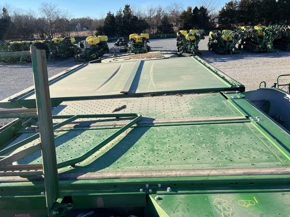 Photo of 2023 John Deere S780