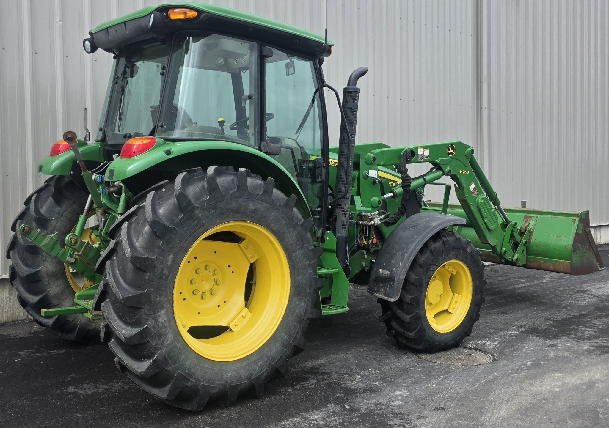 2017 John Deere 5115M Image 5