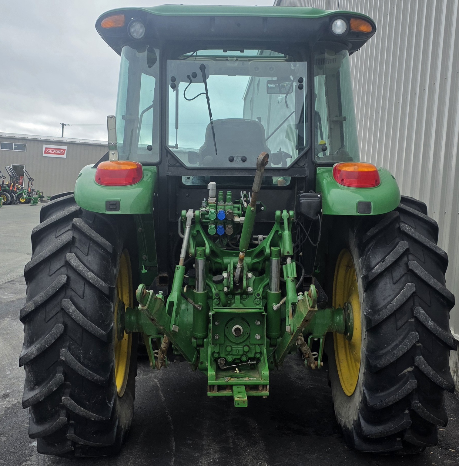 2017 John Deere 5115M Image 4