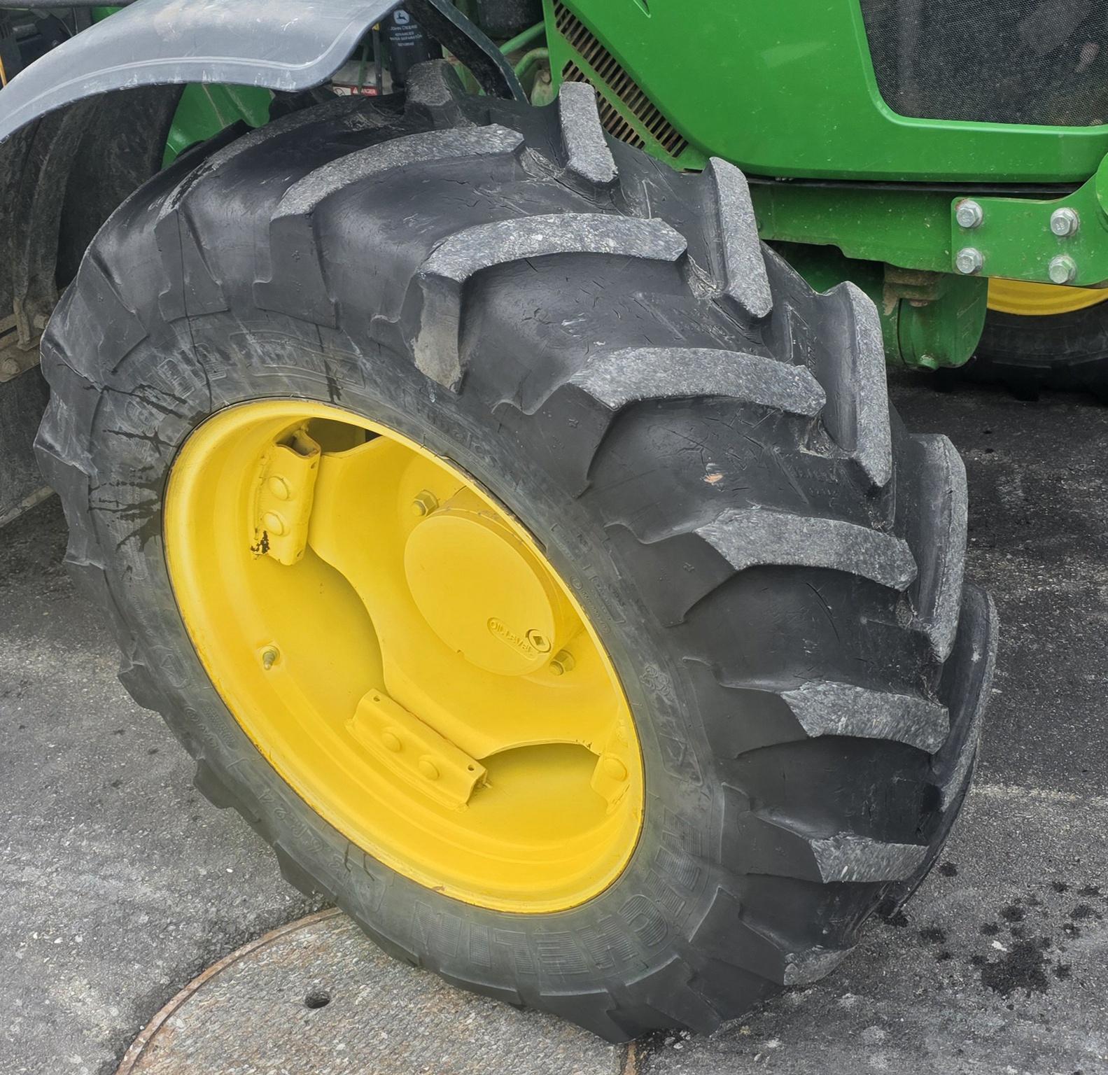 2017 John Deere 5115M Image 7