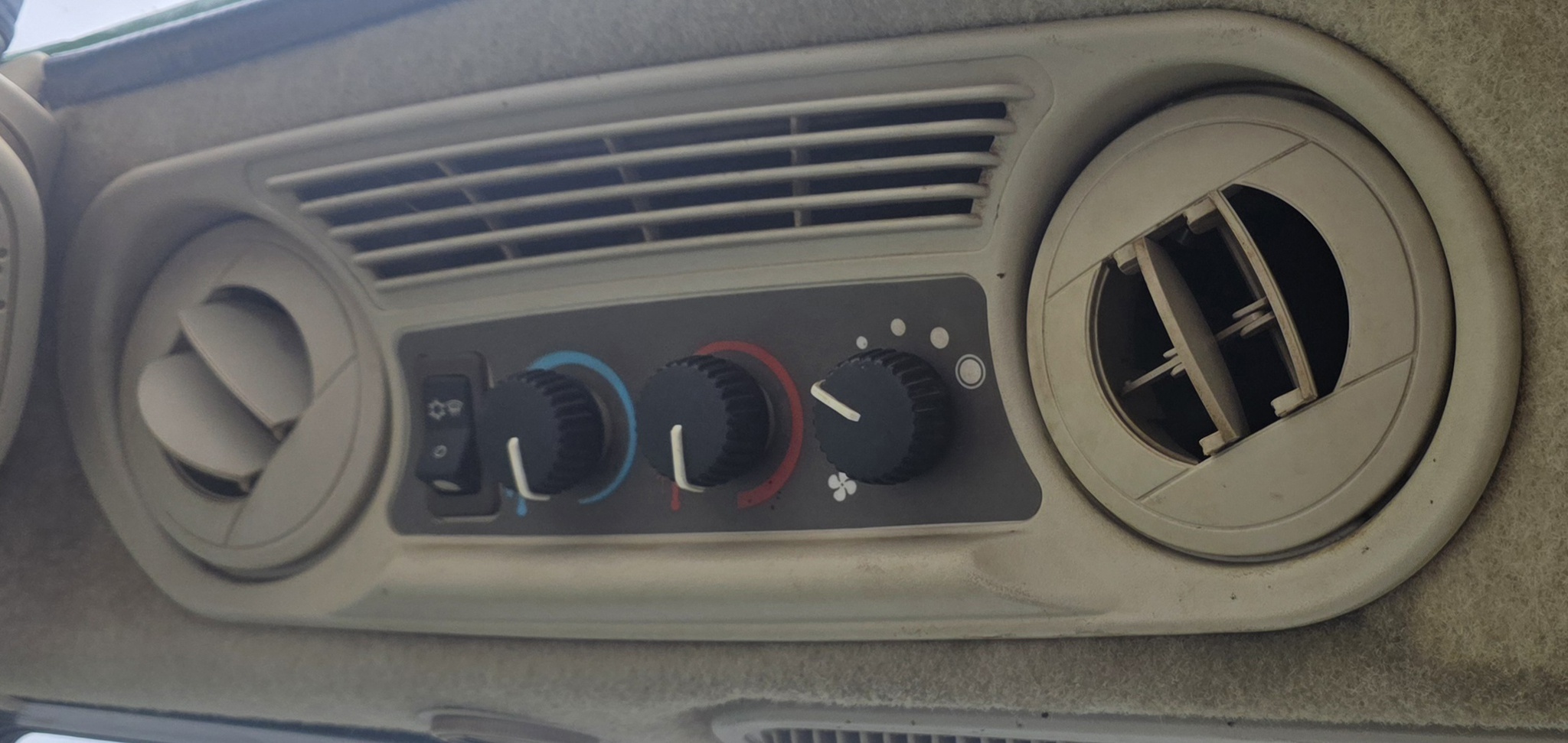 2017 John Deere 5115M Image 13