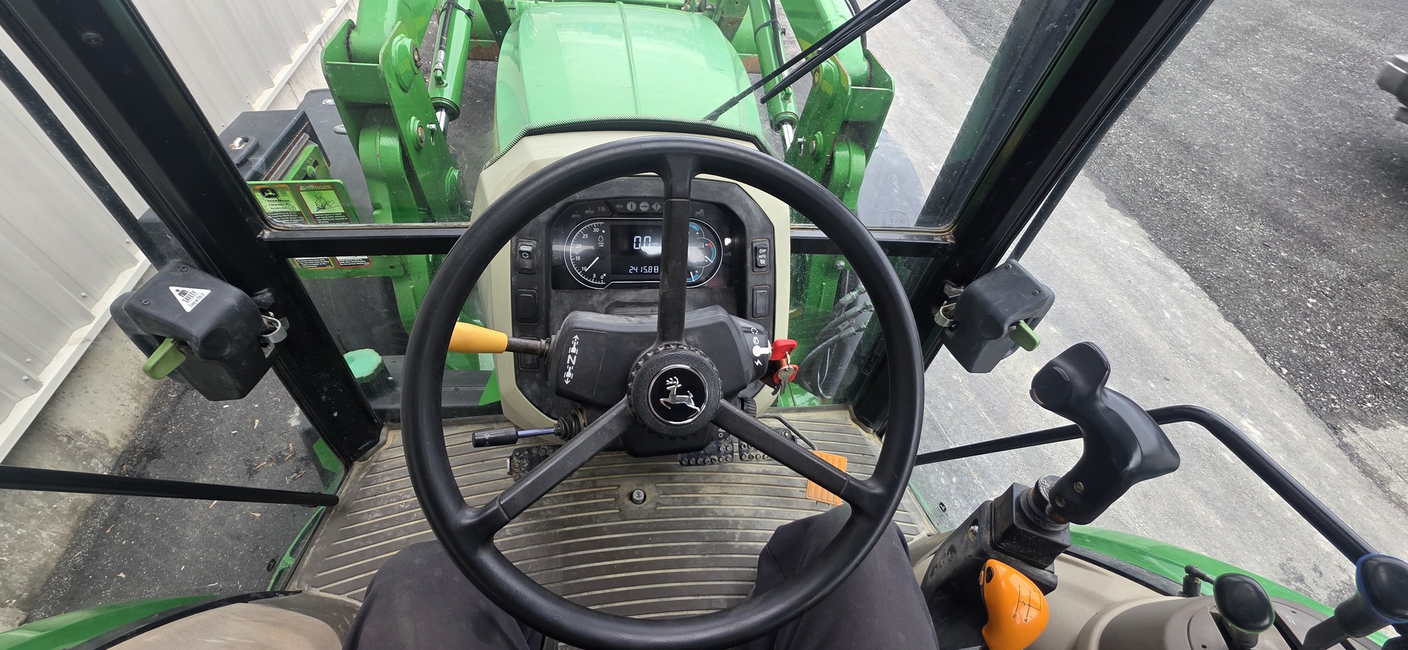 2017 John Deere 5115M Image 18