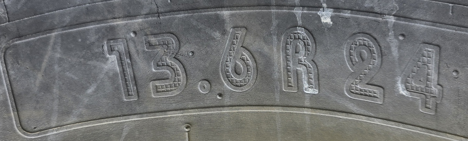 2017 John Deere 5115M Image 8