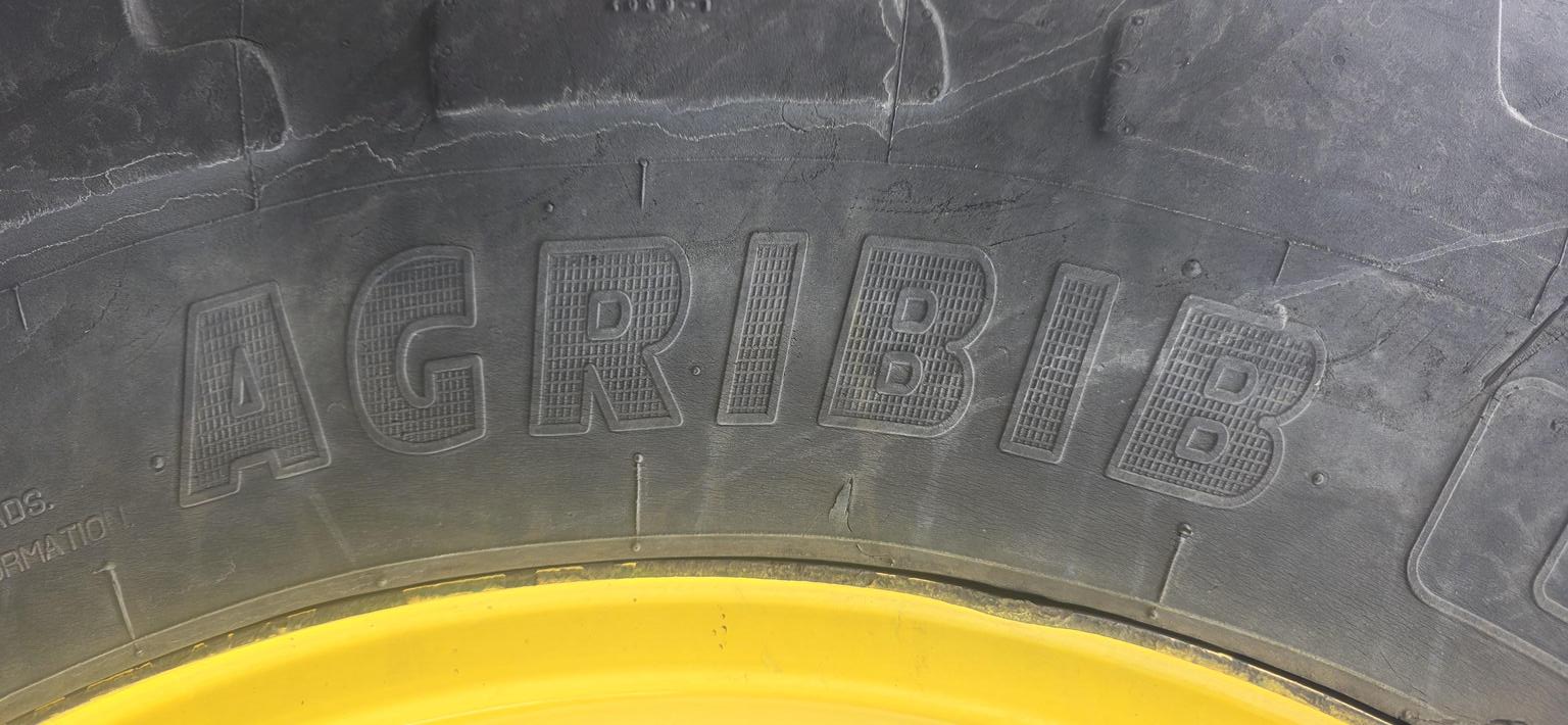 2017 John Deere 5115M Image 9