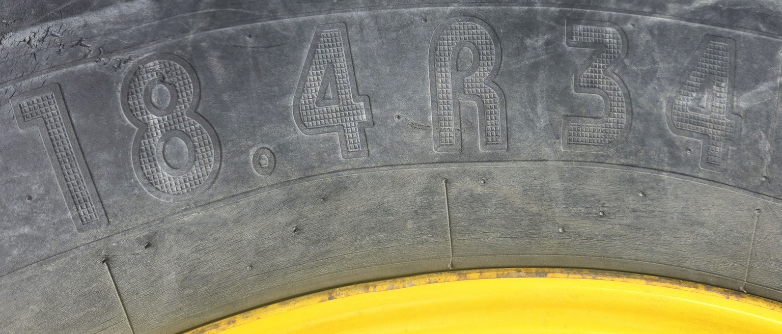 2017 John Deere 5115M Image 12