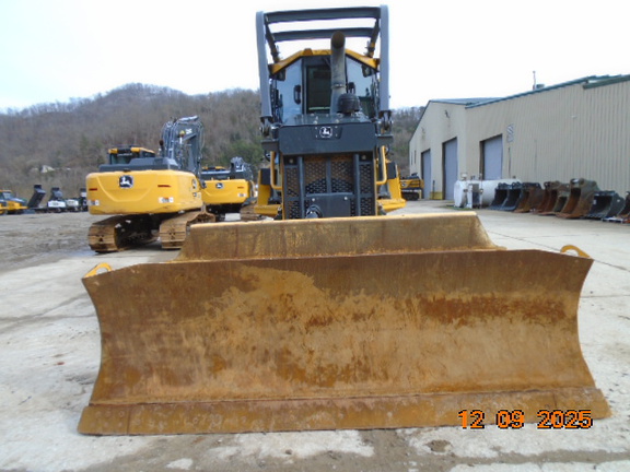 2024 John Deere 700L